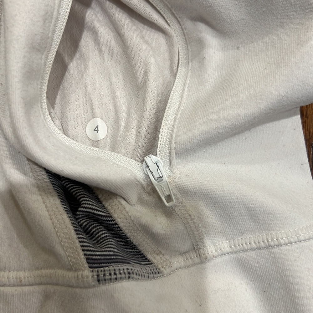đLululemon In Stride Jacket! - Picture 9 of 12